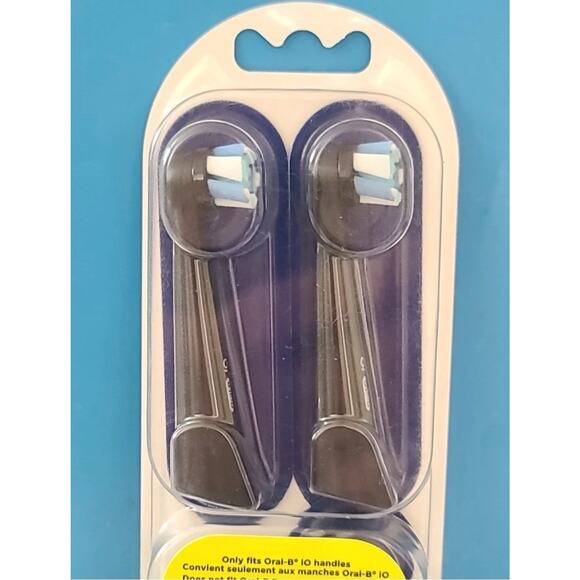 Oral-B iO Ultimate Clean Replacement Brush Head - Black (3 Pack) - Picture 6 of 10